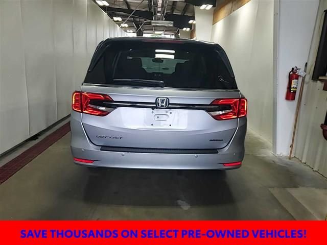 Used 2022 Silver Honda Touring image 18