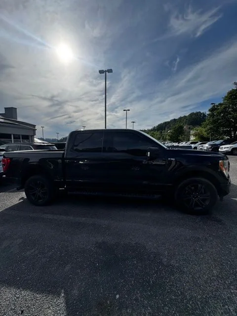 Used 2021 Black Ford XLT image 4