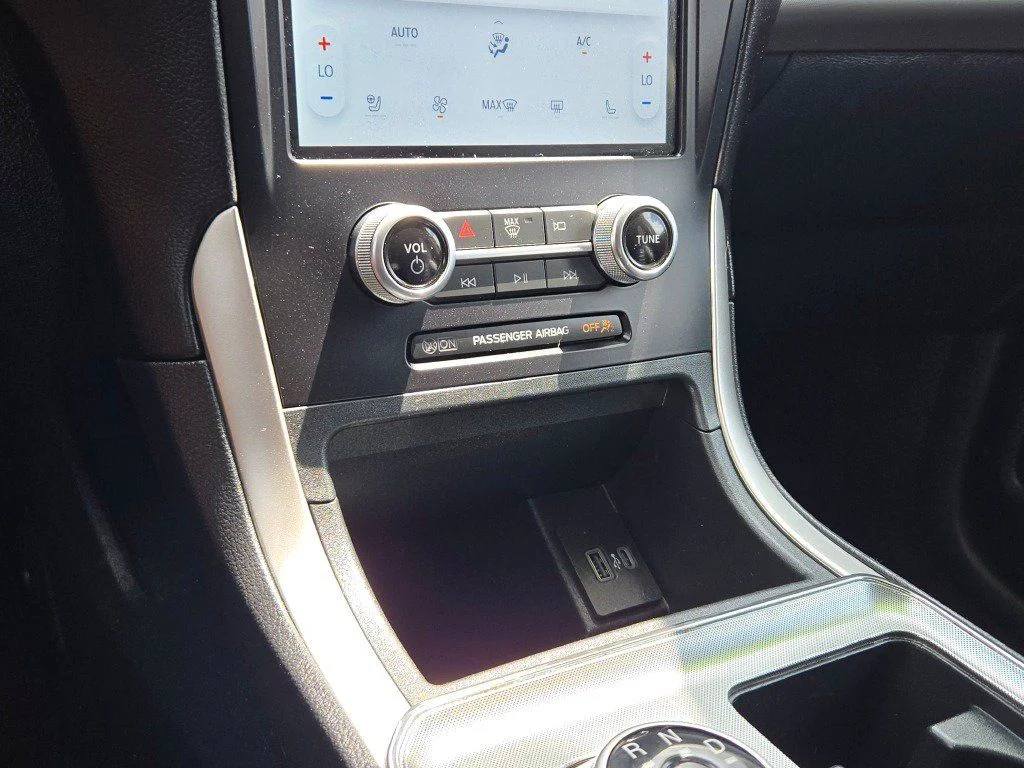 Certified Used 2024 Gray Ford SEL image 25