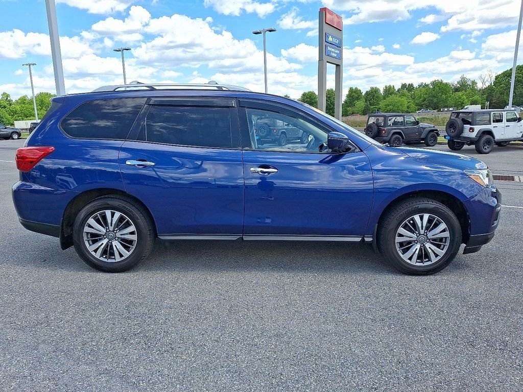 Used 2020 Blue Nissan SL image 8