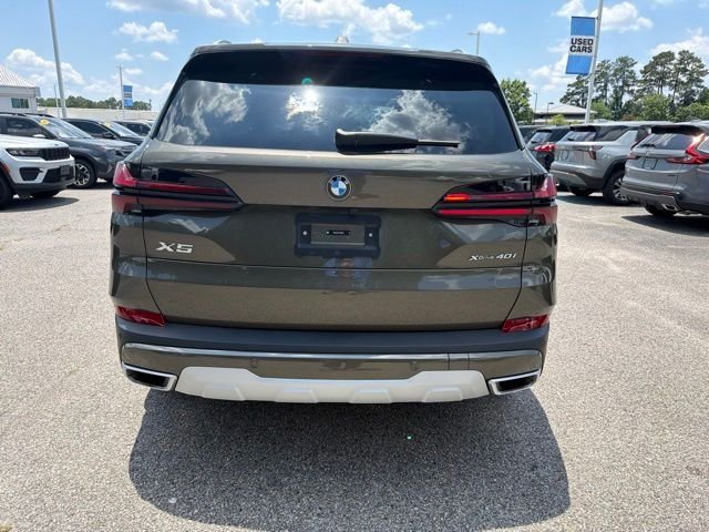Used 2026 Green BMW xDrive40i image 4