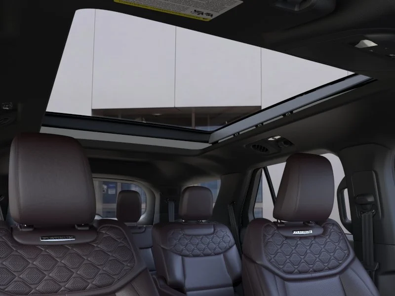 New 2026 Star White Metallic Tri-Coat Ford Platinum™ image 59