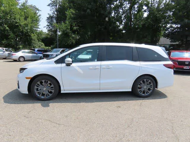 New 2026 Platinum White Pearl Honda Touring image 3