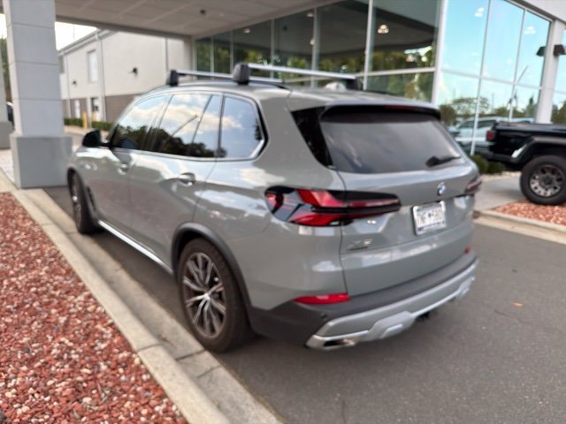 Used 2025  BMW xDrive40i image 6