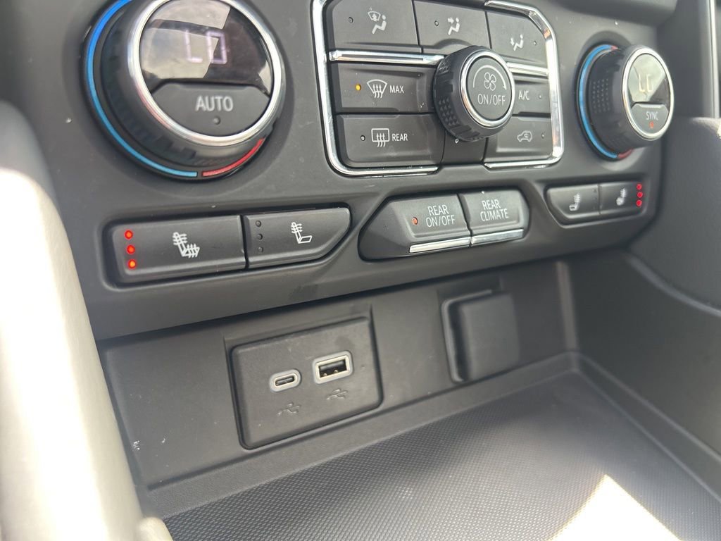 Used 2024 Black Chevrolet Z71 image 39