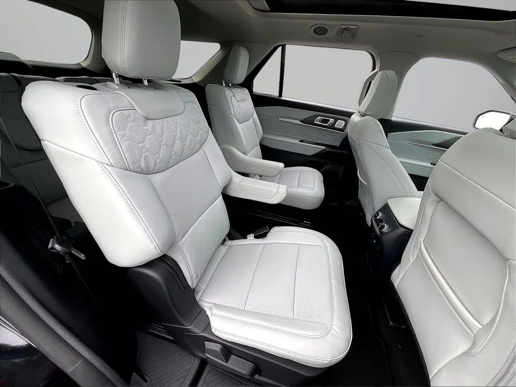 New 2026 Agate Black Metallic Ford Platinum™ image 10