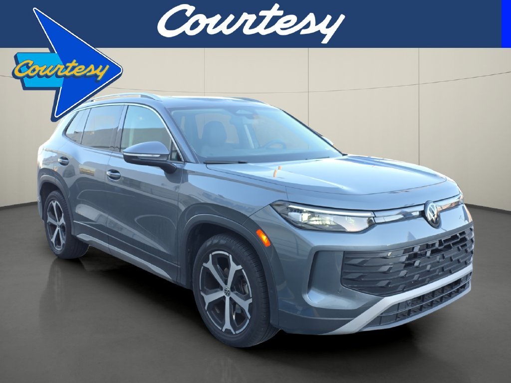 Used 2025 Gray Volkswagen 2.0T SE image 1