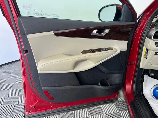 Used 2018 Red Kia LX image 14