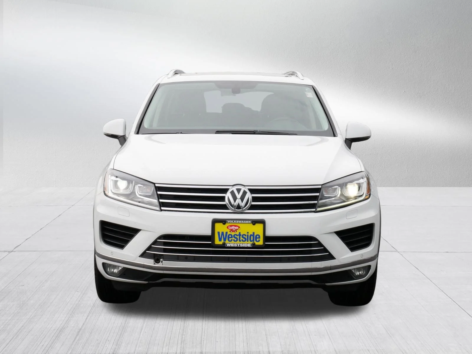 Used 2015 Volkswagen Touareg Lux with VIN WVGEF9BP0FD002850 for sale in Saint Louis Park, Minnesota
