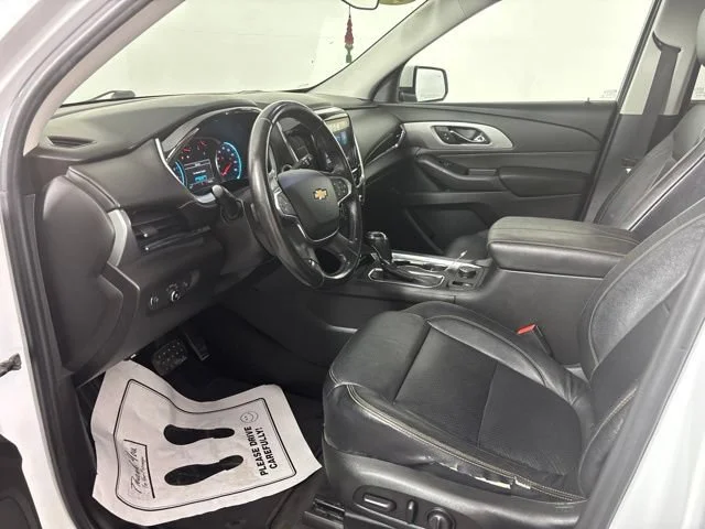 Used 2018 SUMMIT WHITE Chevrolet LT Cloth image 18