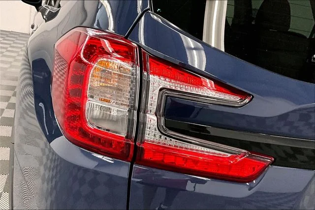 Used 2025 Cosmic Blue Pearl Subaru Onyx Edition image 37