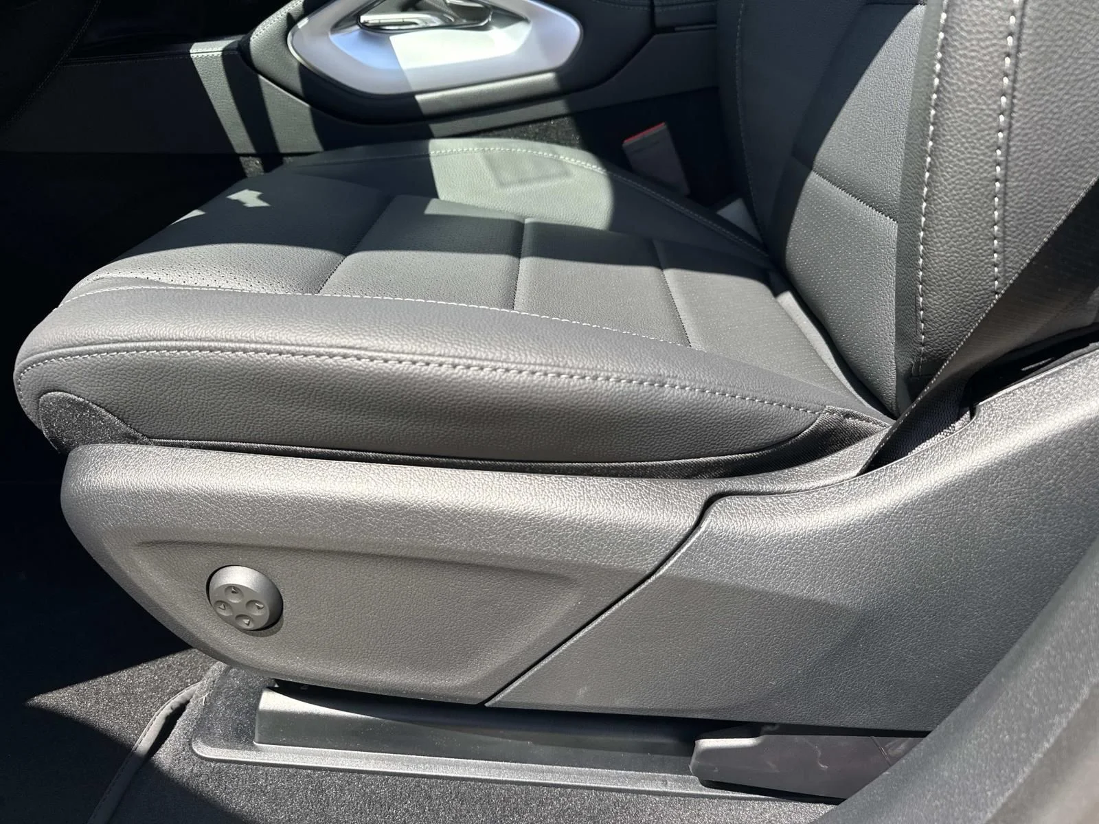 New 2026 Black Mercedes-Benz GLE 350 image 10