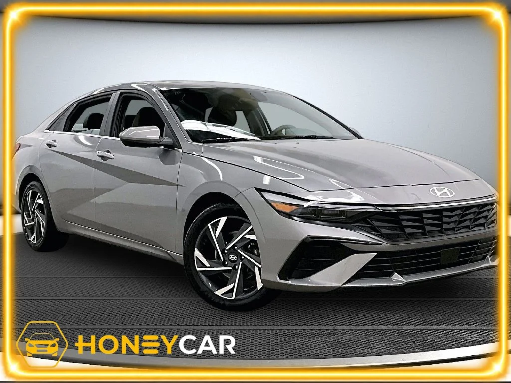Used 2025 Silver Hyundai SEL Convenience image 1
