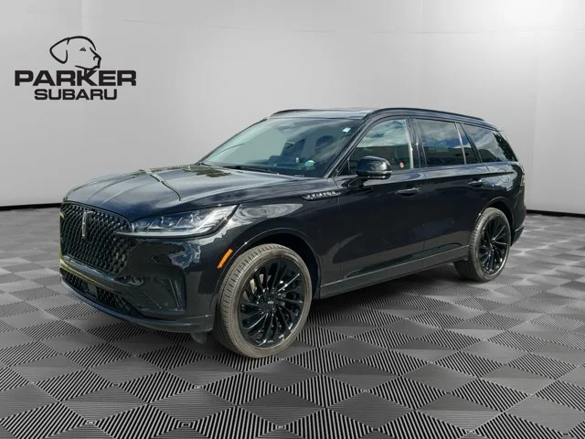 Used 2025 Infinite Black Metallic Clearcoat Lincoln Reserve image 1