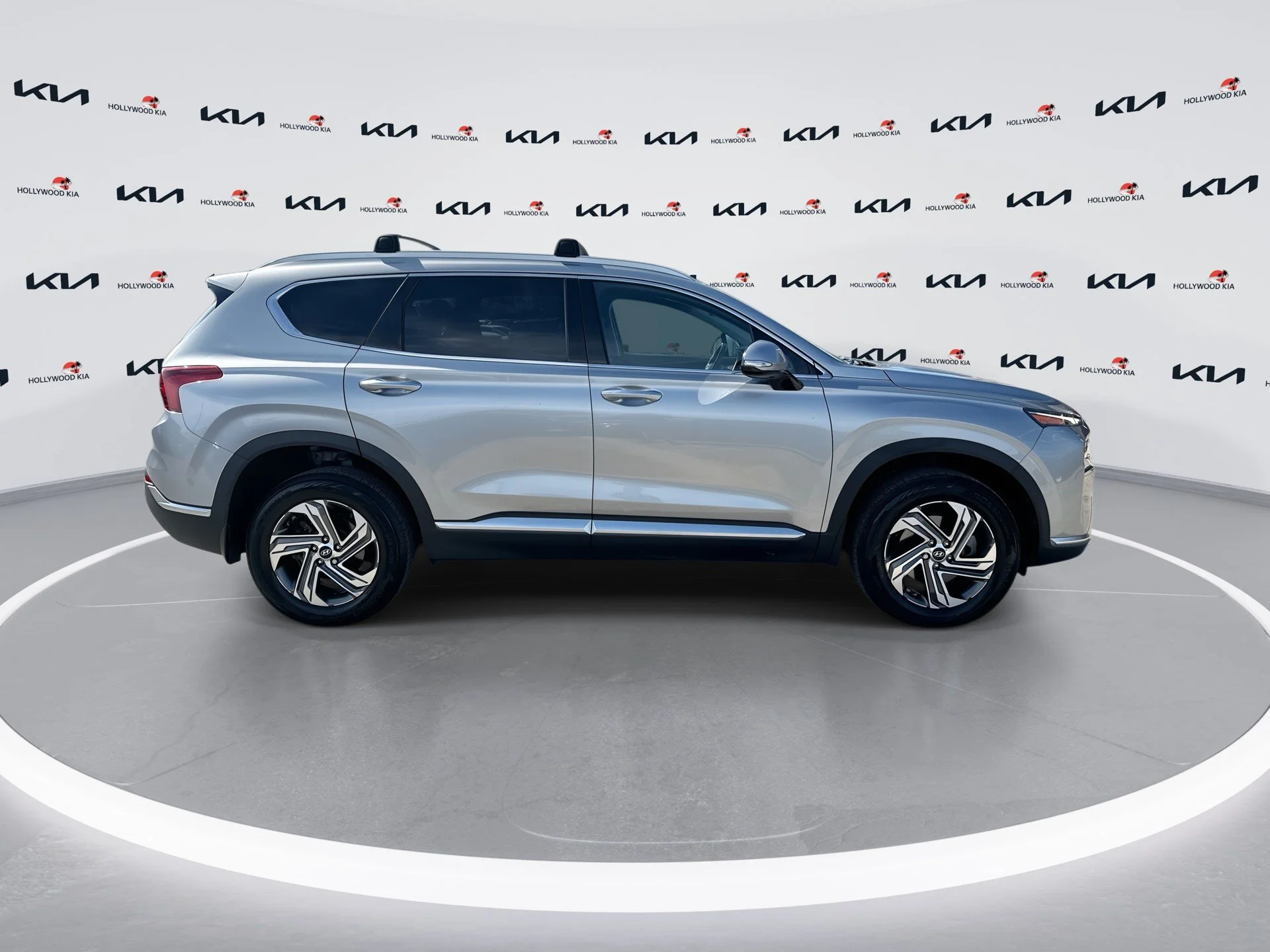 Used 2022 Shimmering Silver Hyundai SEL image 9