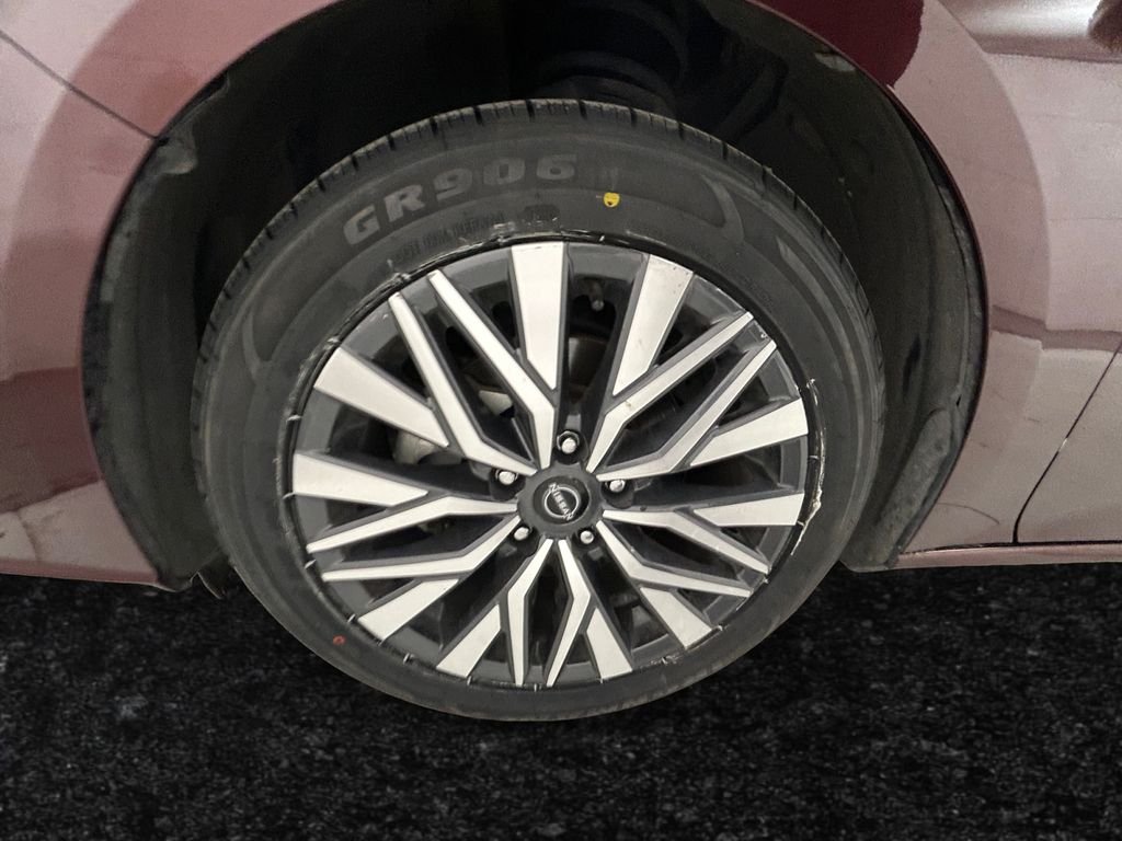 Used 2024 Red Nissan 2.5 SV image 27