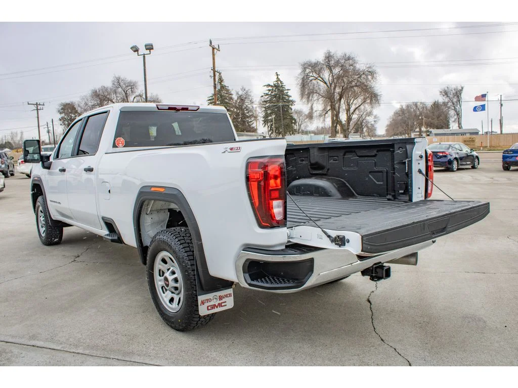 2025 GMC Sierra 3500HD Pro - Photo 9