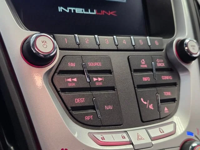 Used 2015 CRYSTAL RED TINTCOAT GMC Denali image 24