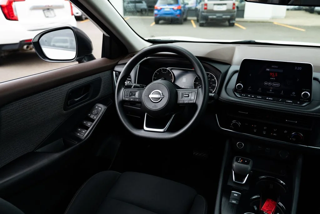 Used 2023 White Nissan S image 9