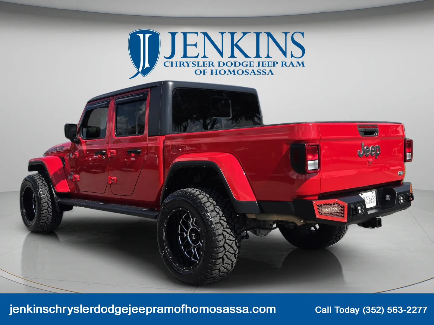 Used 2023 Firecracker Red Clearcoat Jeep Overland image 7
