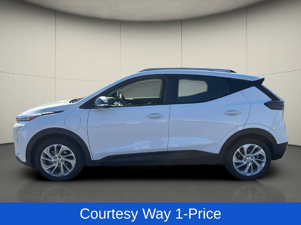 Used 2023 White Chevrolet LT image 5