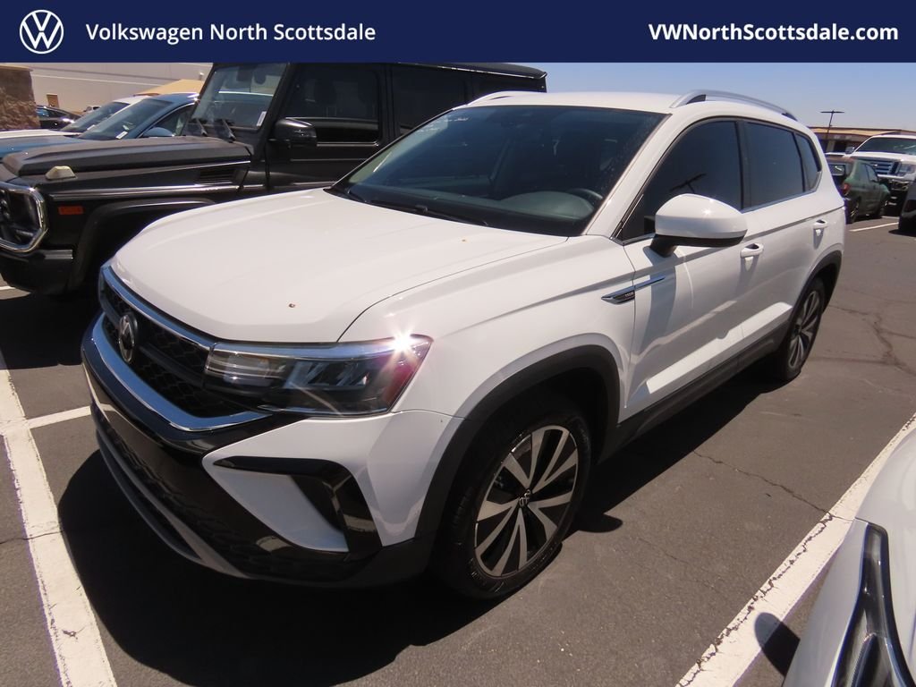 2024 Volkswagen Taos 1.5T SE's photo