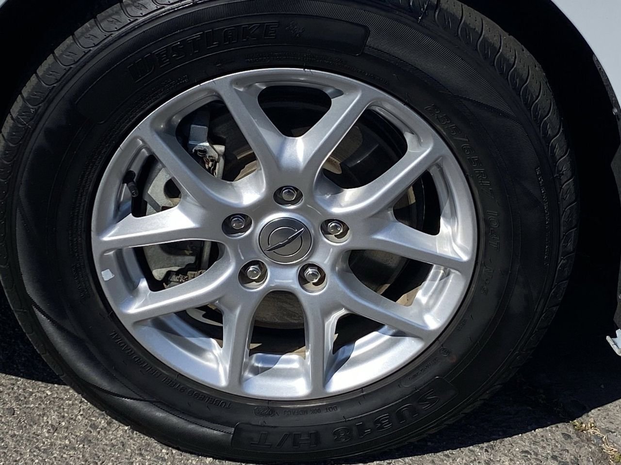 Used 2022 Bright White Chrysler Touring L image 7