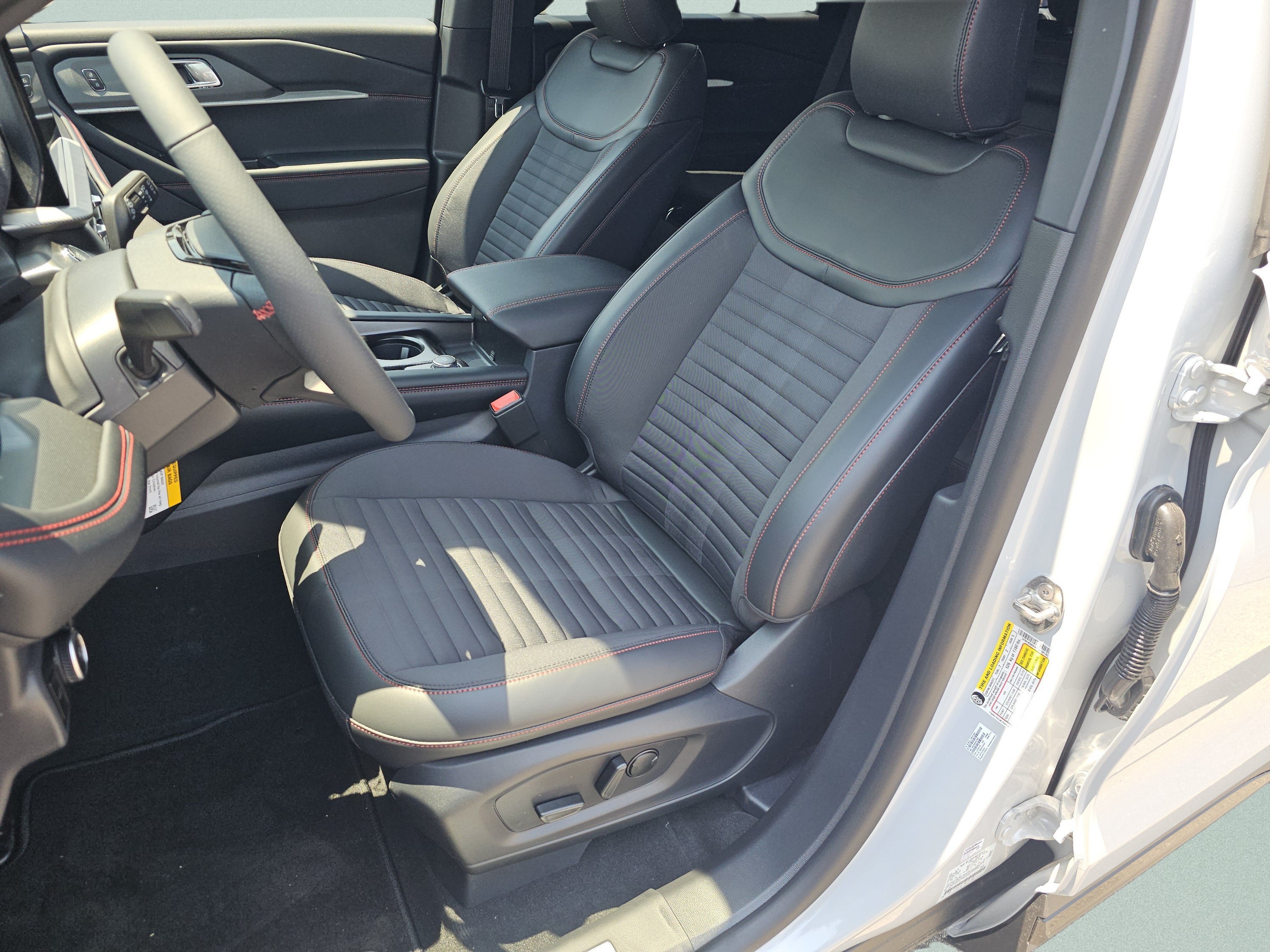 New 2026 Space White Metallic Ford ST-Line image 6
