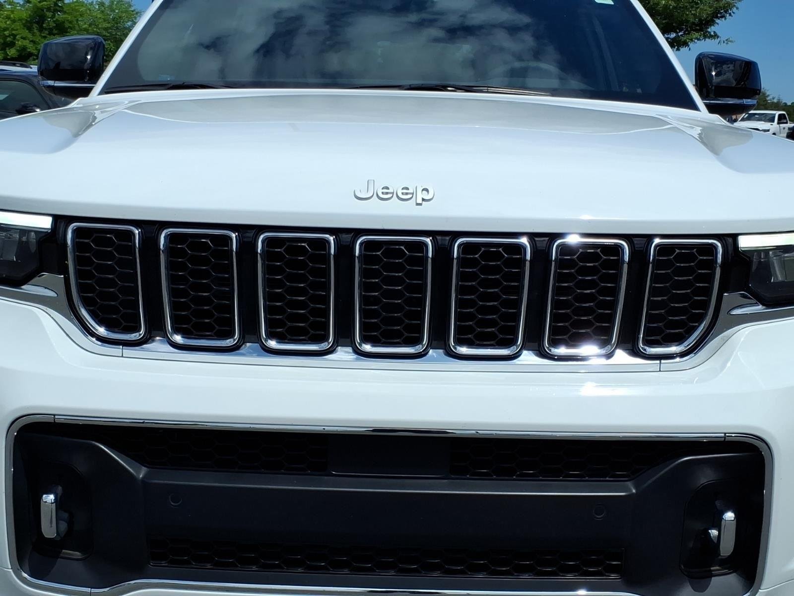 Used 2025 Bright White Clearcoat Jeep Overland image 15