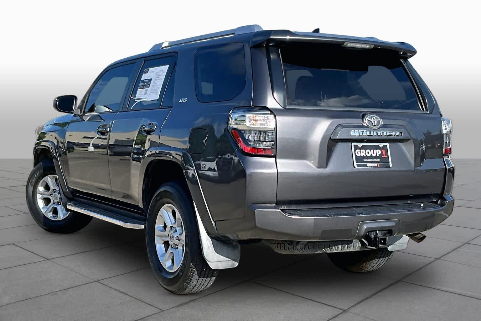 Used 2016 Magnetic Gray Metallic Toyota SR5 image 11