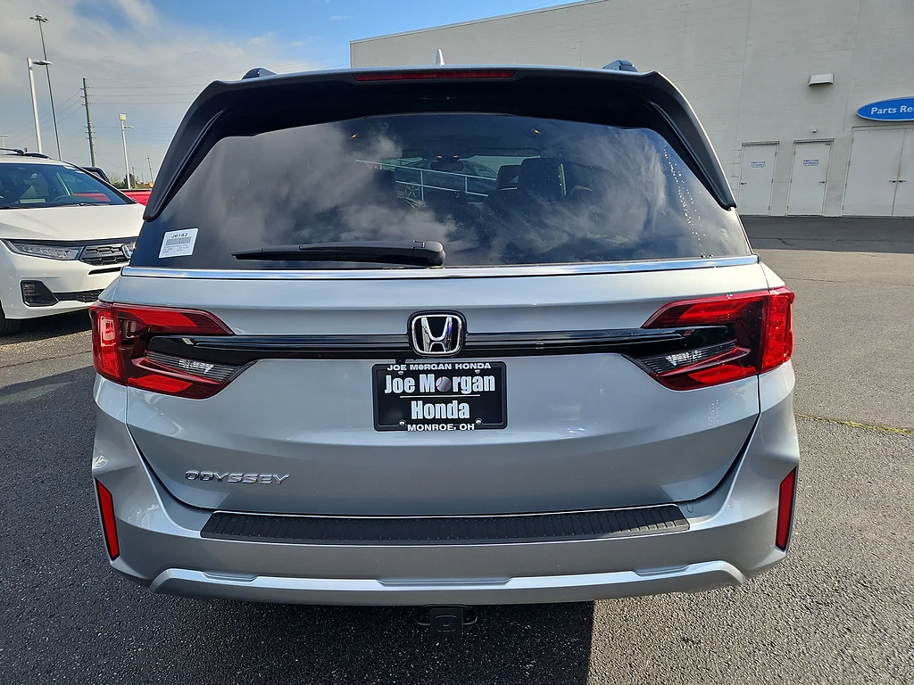 New 2027 Solar Silver Metallic Honda EX-L image 8
