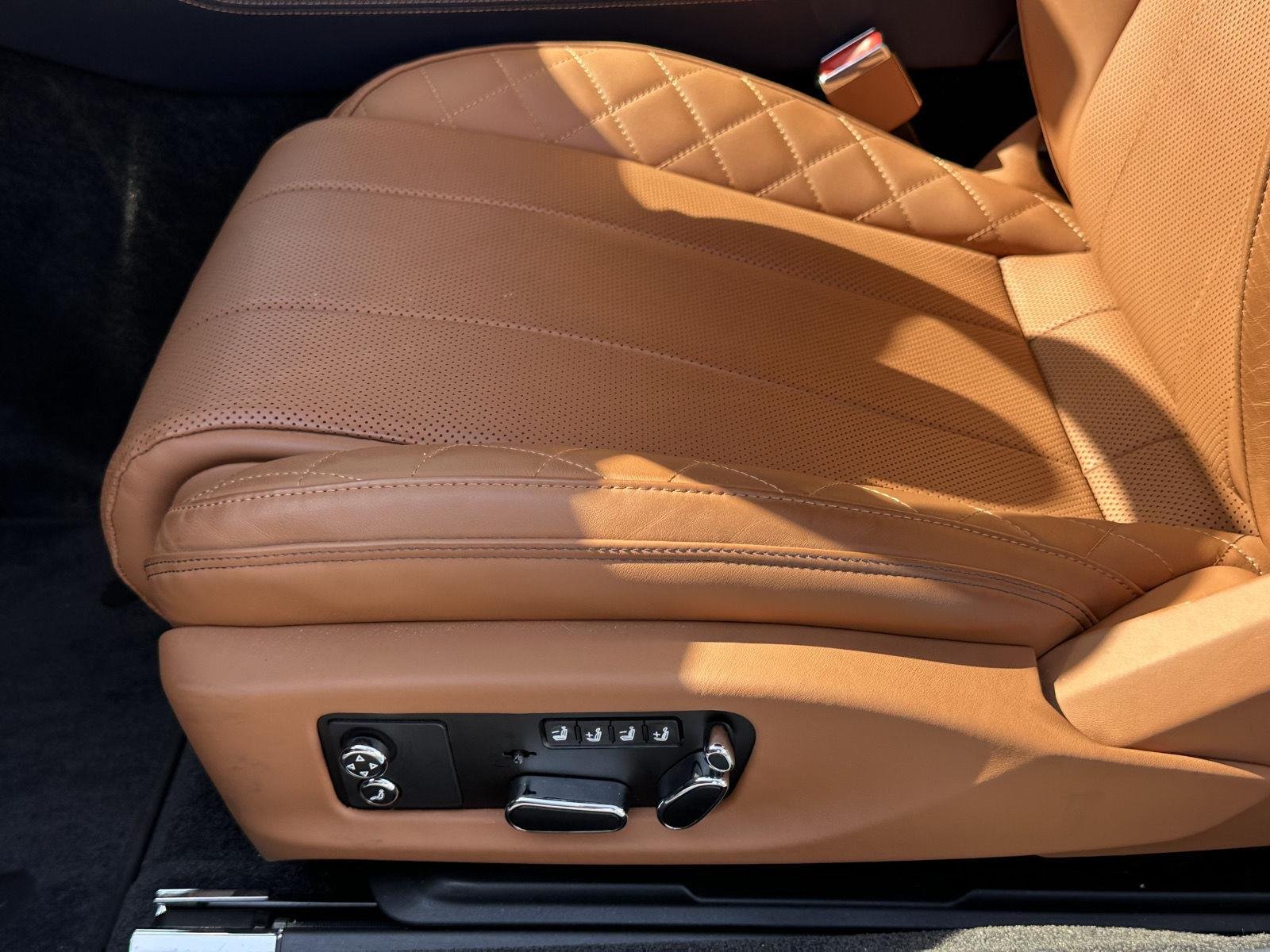 Used 2020 Dark Sapphire BENTLEY  image 10