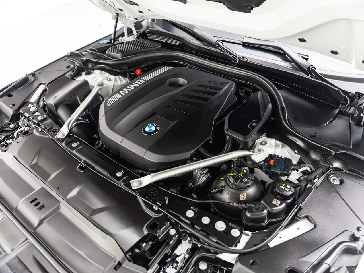 Used 2024 Mineral White Metallic BMW xDrive image 11