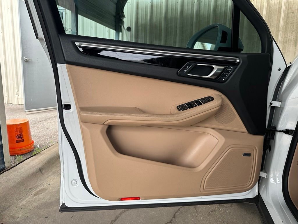 Used 2020  Porsche S image 10