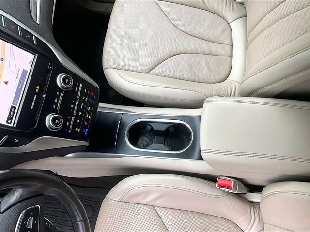 Used 2019 White Lincoln Reserve image 15