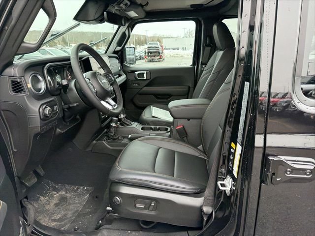 New 2026 Black Clear-Coat Exterior Paint Jeep Sahara image 16