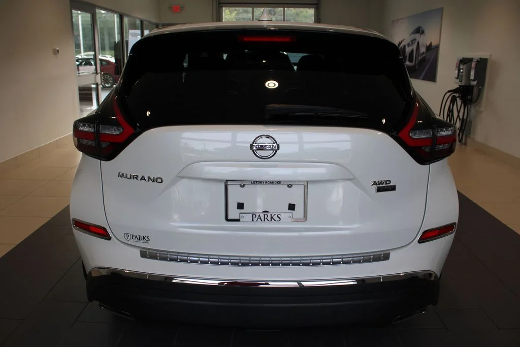 Used 2020 Pearl White Nissan S image 28