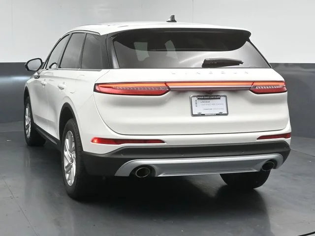 Used 2023 Pristine White Lincoln Standard image 6