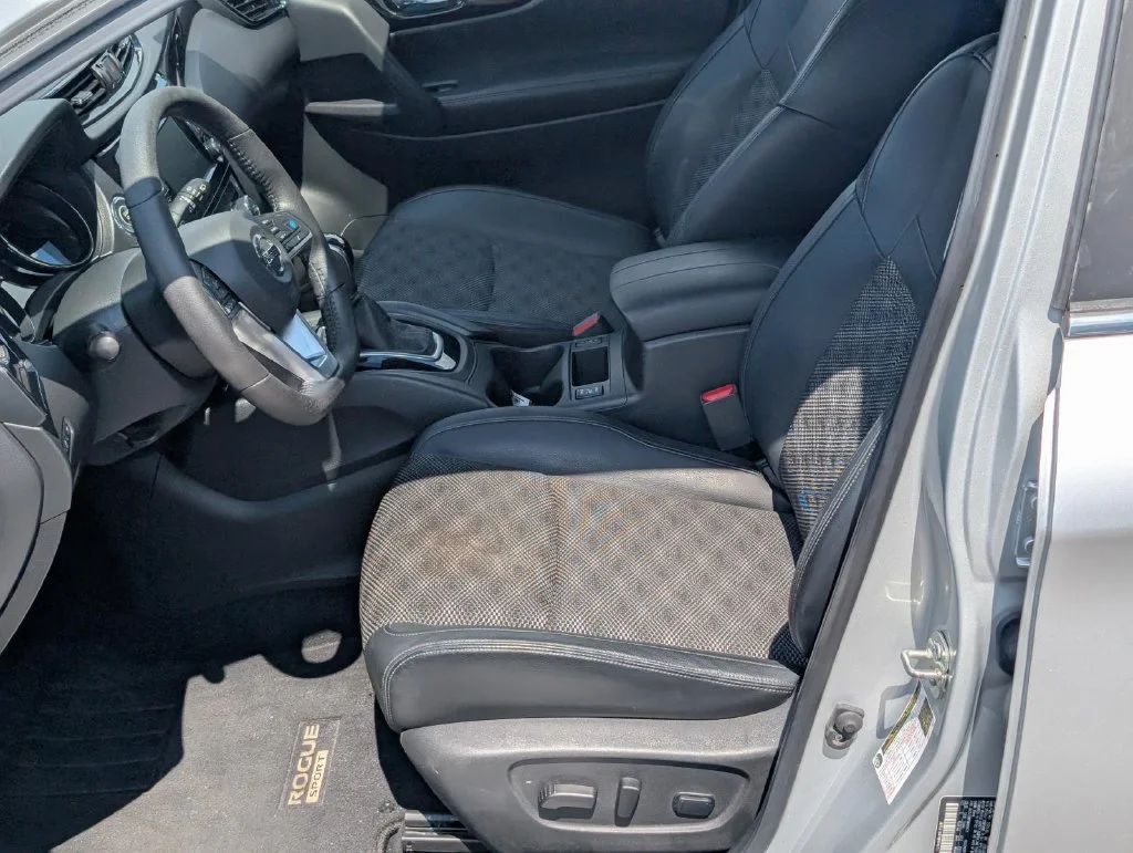 Used 2022 Brilliant Silve Nissan SV image 15