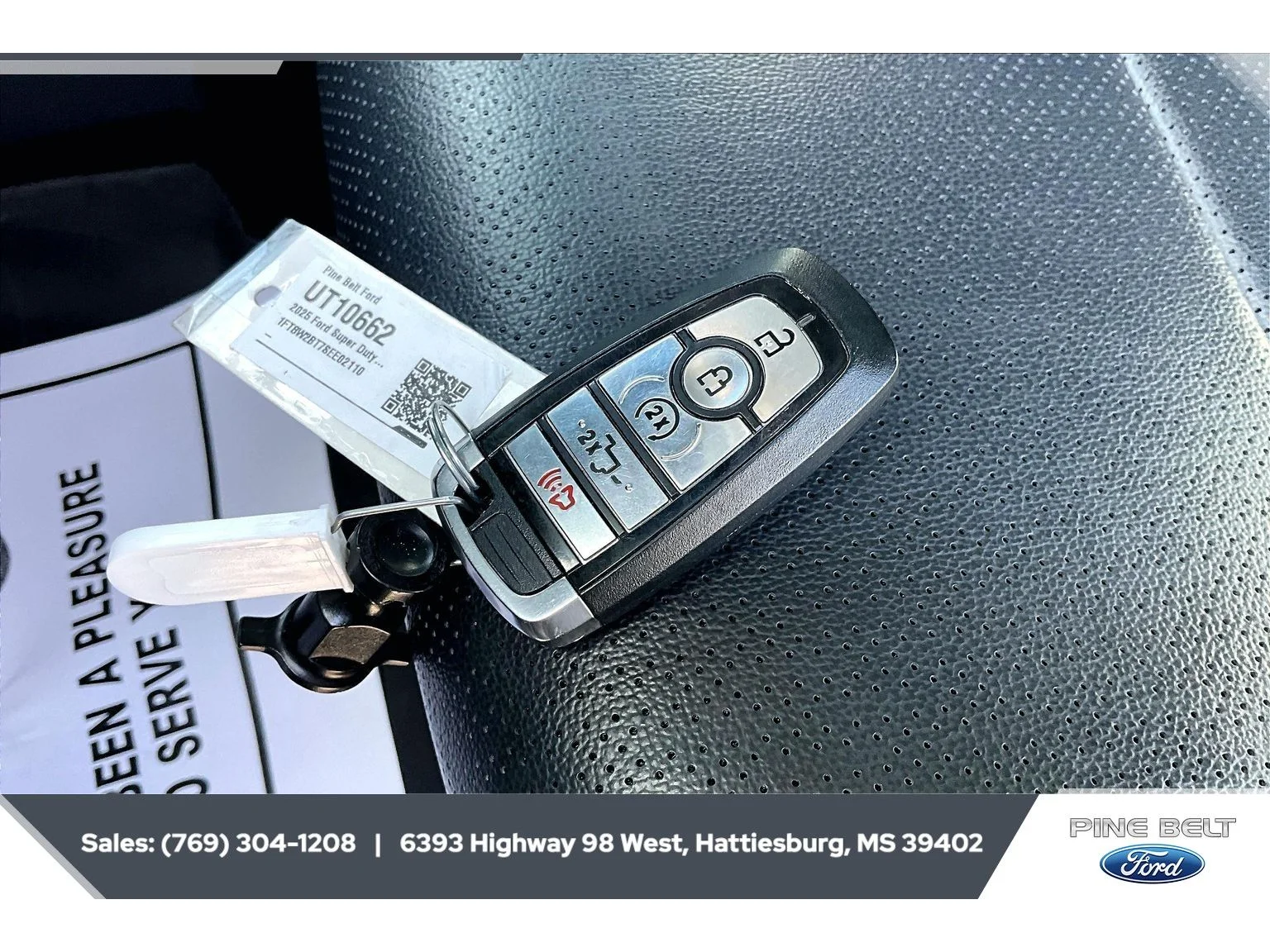 Used 2025 Avalanche Ford LARIAT image 9