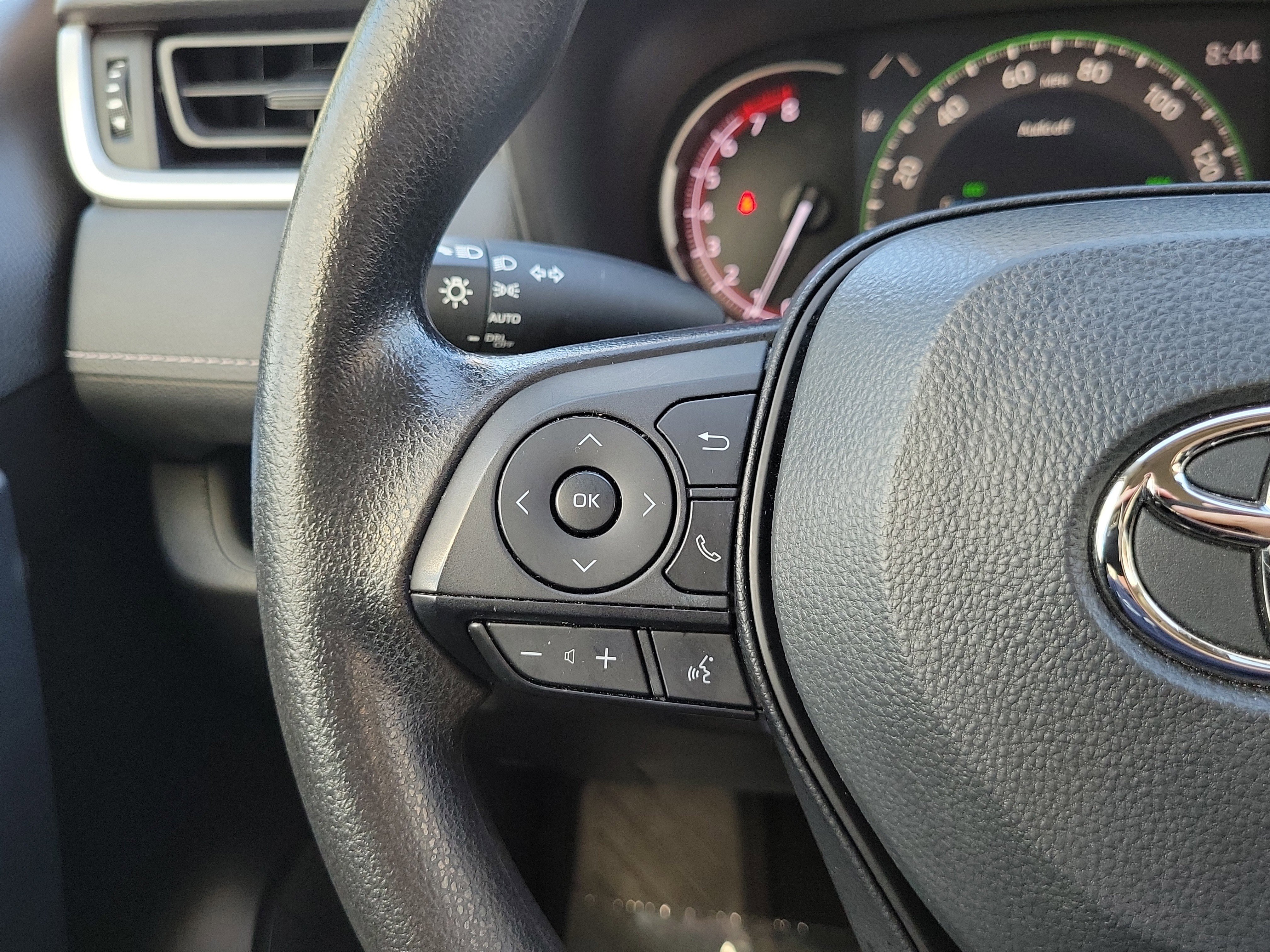 Used 2023 White Toyota XLE image 15