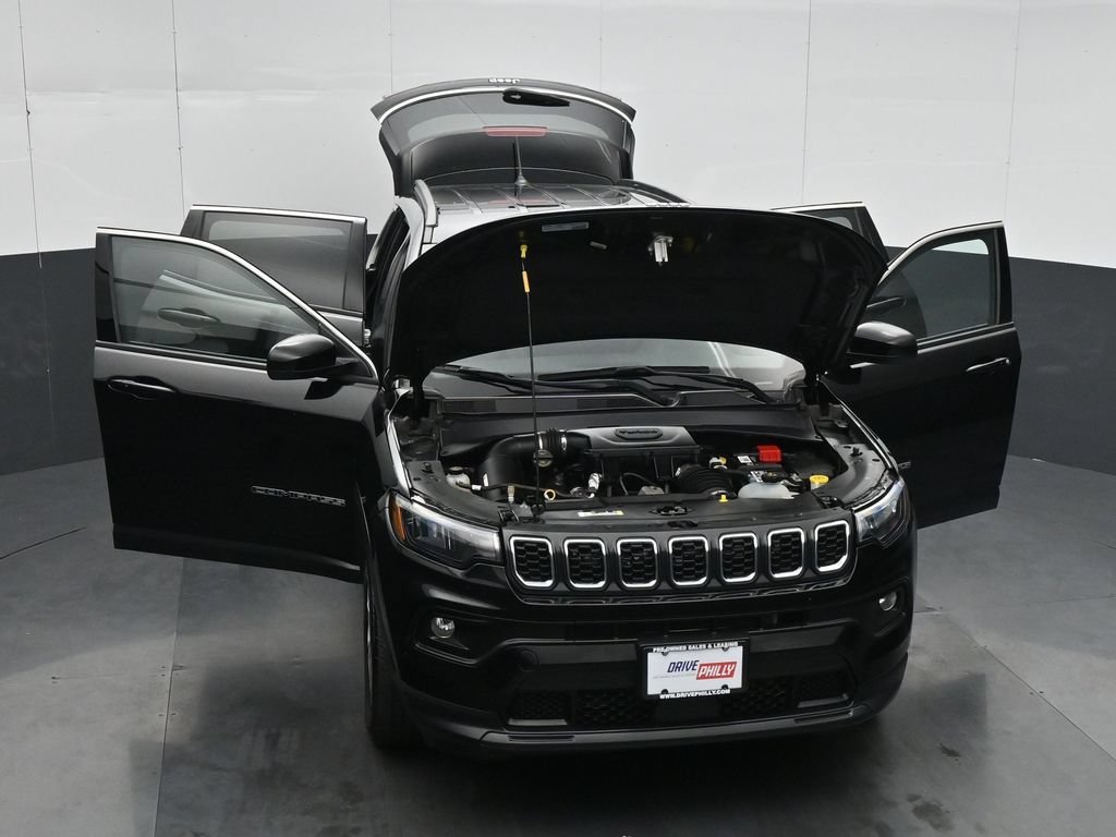 Used 2024 Black Jeep Latitude image 34