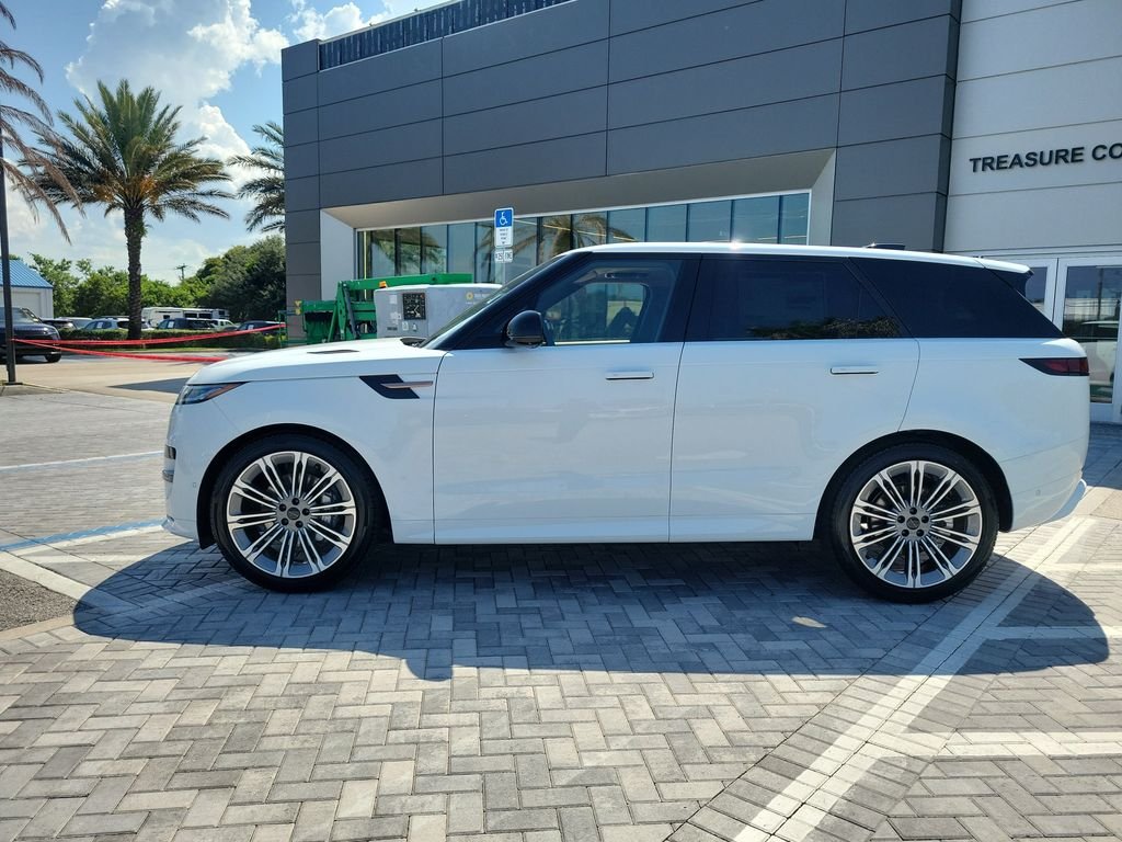 New 2026 White Land Rover Dynamic SE image 2
