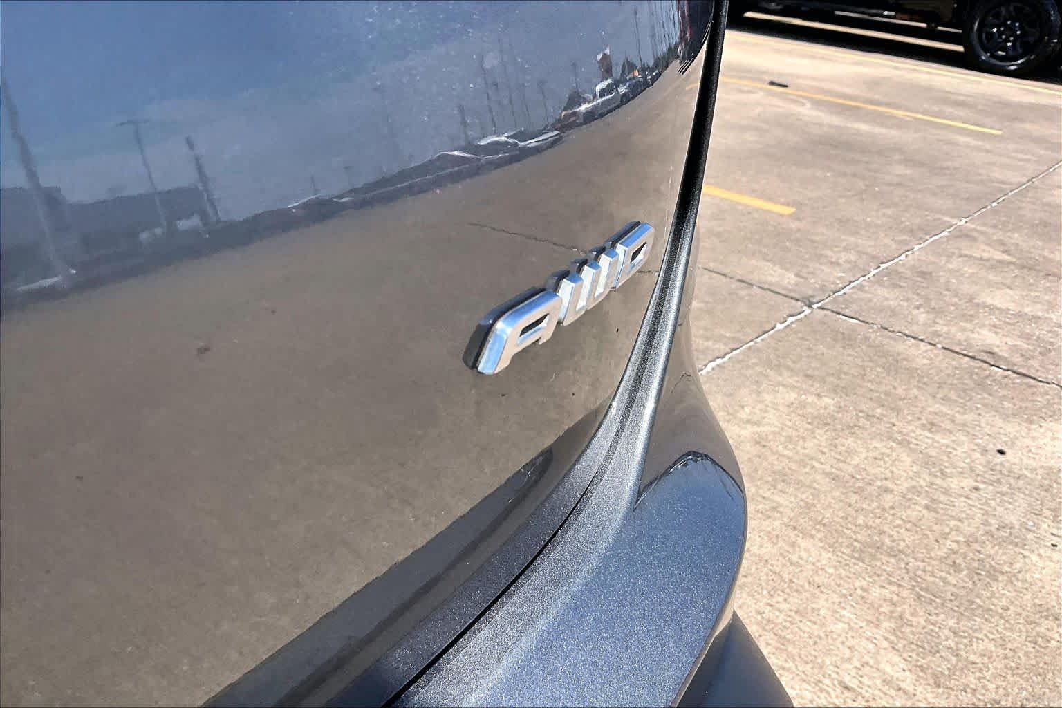 Used 2022 Carbonized Gray Metallic Ford SEL image 10