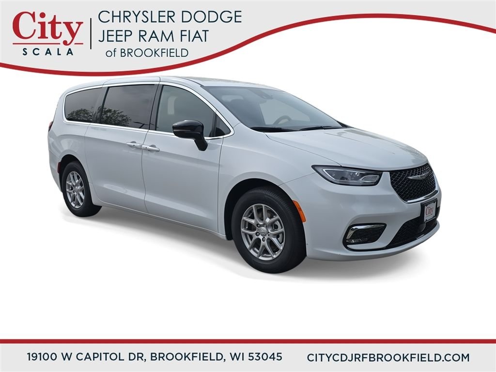 2026 Chrysler Pacifica Select's photo