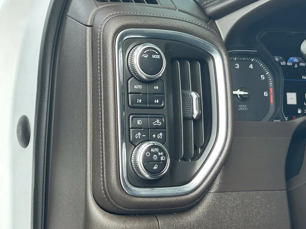 Used 2021 White Frost GMC Denali image 34