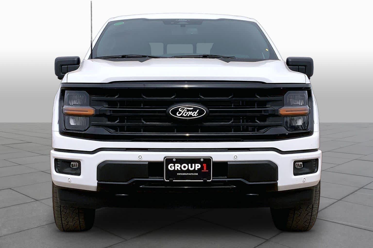 New 2026 Oxford White Ford XLT image 3