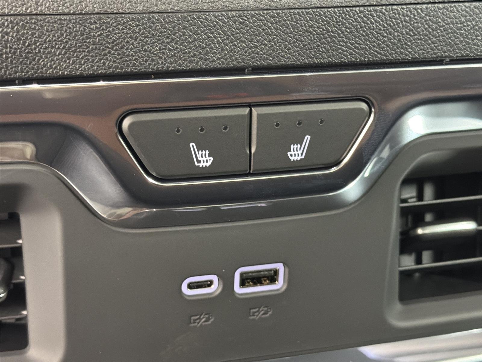 New 2026 Glacier White Tricoat GMC Denali Ultimate image 22
