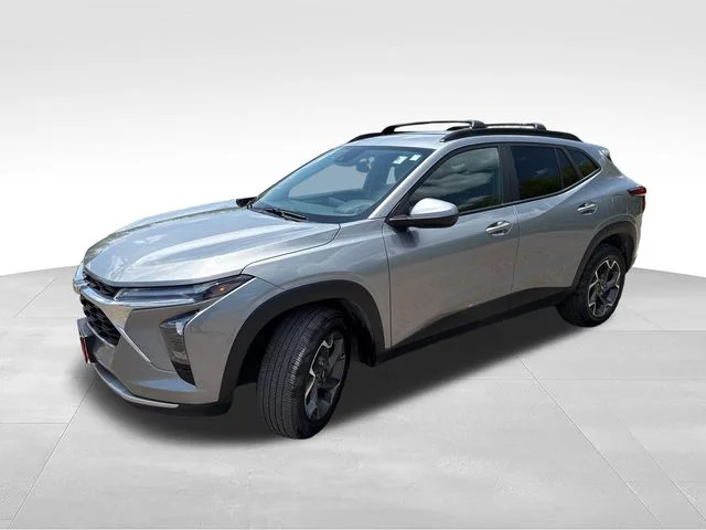 Used 2025 Gray Chevrolet LT image 3