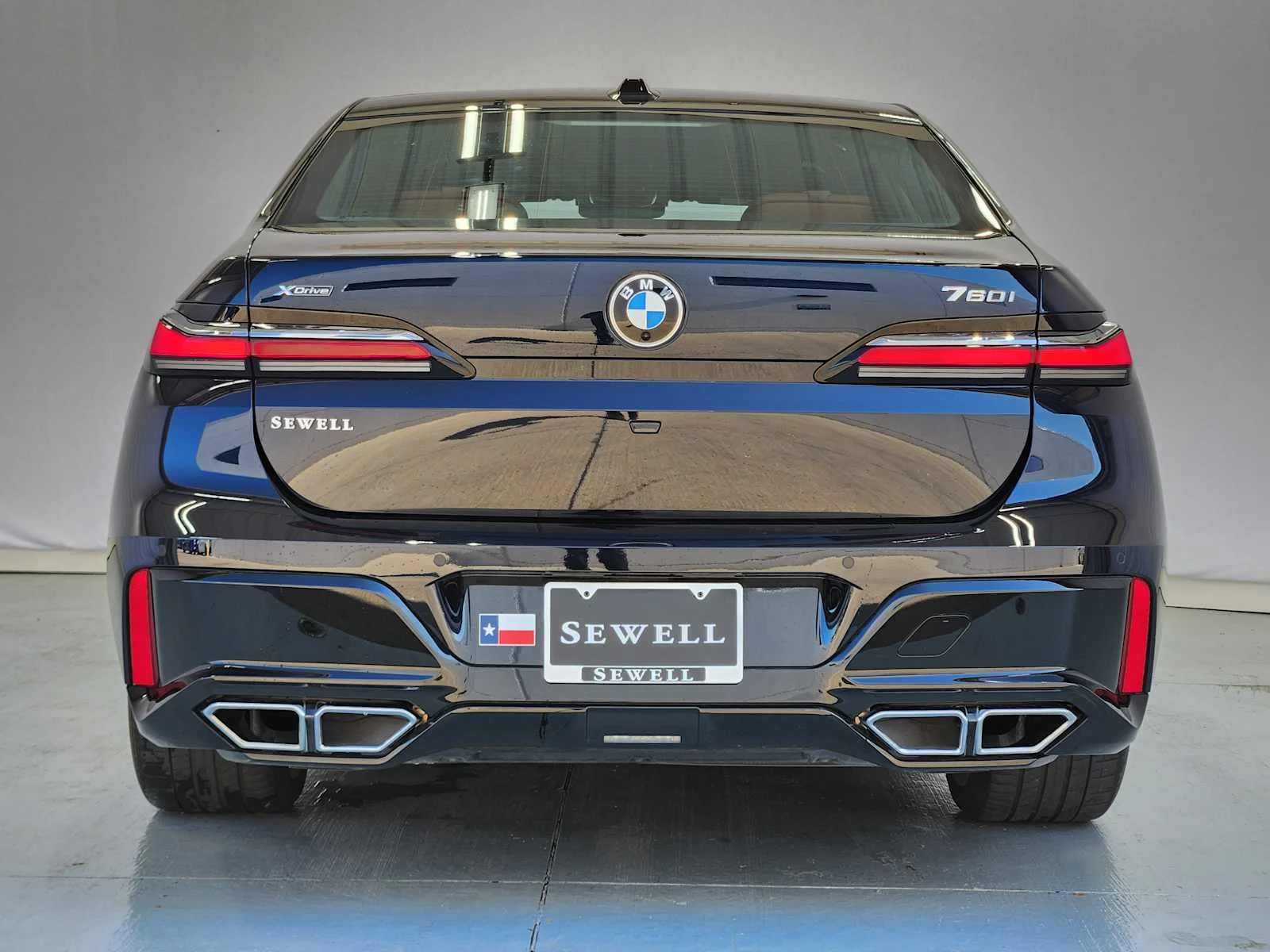 Certified Used 2025 Carbon Black Metallic BMW 760i xDrive image 7